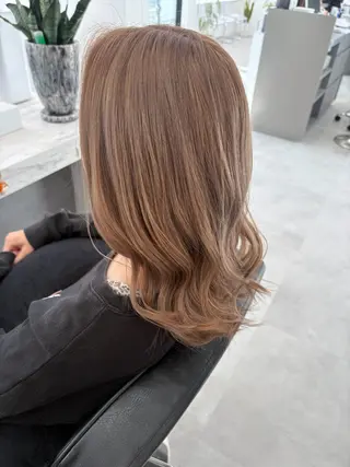 ロング カラー 岡田 詠のヘアスタイル