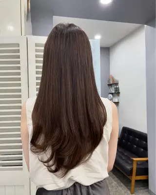 ロング チョイ インセイのヘアスタイル