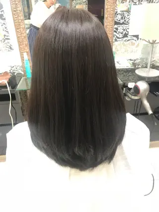 セミロング 艶髪✨髪質改善カラー 楠本浩子のヘアスタイル