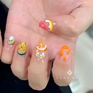 ネイル アトリエ　ミモザ所属・いまむら あかりのネイルデザイン