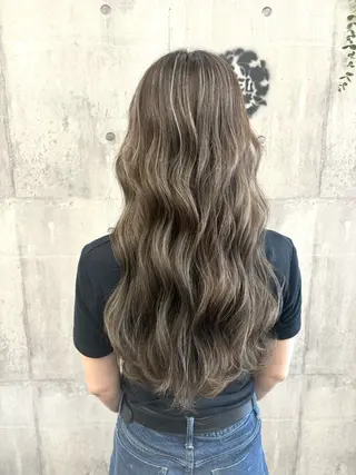 ロング 田中 沙也香のヘアスタイル