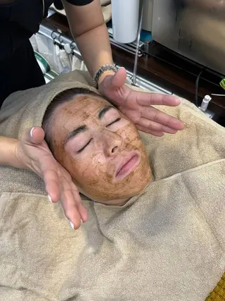 XXXY'S　COLOR FEEL　facial & nail所属・サイズカラーフィール おまみのエステ・リラクイメージ