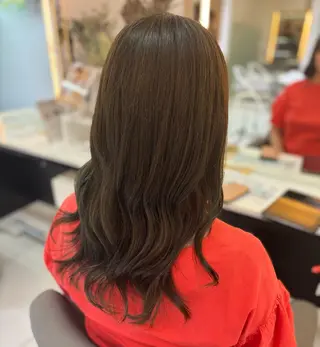 ミディアム Iris by artina 武蔵小杉店【イリス バイ アルティナ】所属・🎼レイヤー/顔周り カット/nene♬のヘアスタイル