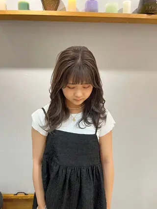 ミディアム カラー オリーブ/縮毛♡ Natsuno🩰のヘアスタイル