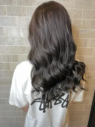 ロング ブリーチ毛矯正.髪質 改善.髪にドラマをのヘアスタイル