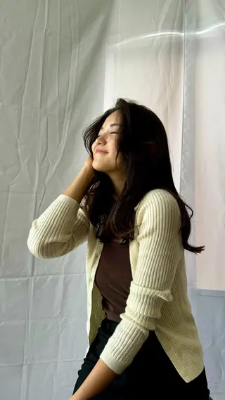 ミディアム 榮 百合香のヘアスタイル