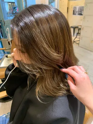 カラー ヤマダ サクラのヘアスタイル