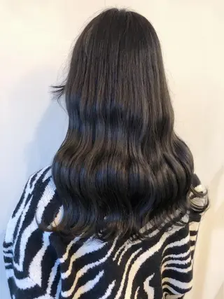 ロング カラー 安藤 佑衣のヘアスタイル