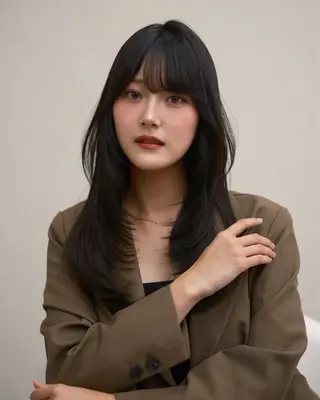 ロング カラー 藤原 亜美果のヘアスタイル