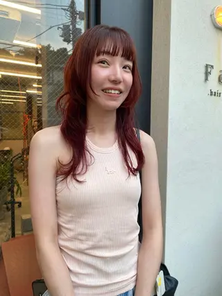 ミディアム カラー ナツオ/ レイヤーカットのヘアスタイル