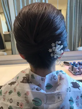 ミディアム ヘアアレンジ The Best Beauty受付担当のヘアスタイル