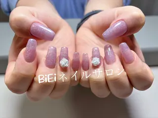 ネイル BiEiネイルサロン所属・BiEi ネイルサロン長さ出しのネイルデザイン