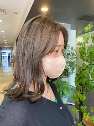 セミロング カラー ブリーチカラー/ベー ジュ/Hono🦖のヘアスタイル