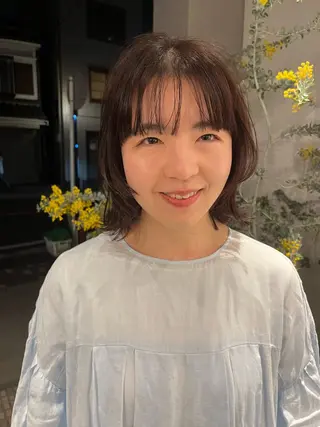 ミディアム 上米良 麻衣のヘアスタイル