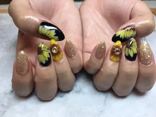 ネイル ネイルリボン 受付スタッフのネイルデザイン