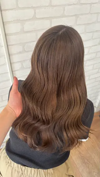 カラー 廣田 真依のヘアスタイル