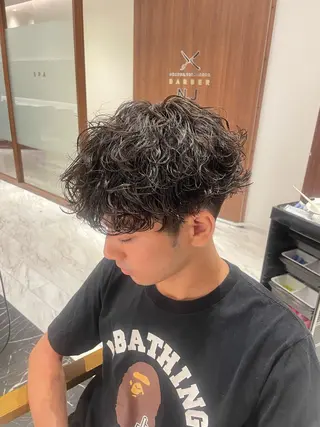 パーマ メンズ WARREN・TRICOMI NEW YORK所属・石崎 はるかのヘアスタイル