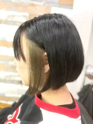 ショート カラー "PEPPU "所属・派手髪、ハイトーン ショートヘアShinのヘアスタイル