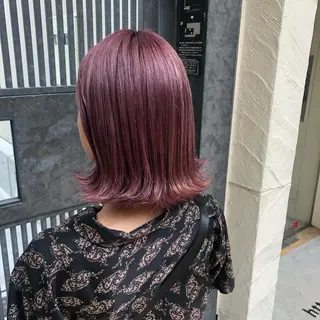 ミディアム カラー ウルフカット／吉村 桃子のヘアスタイル