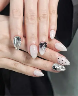 ネイル Lina nail所属・Lunaa 池袋のネイルデザイン