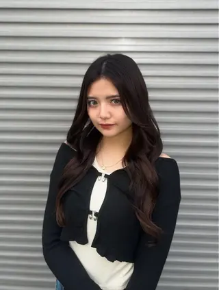 ロング カラー ベージュカラー⌇﻿ くびれヘア.𐙚心音のヘアスタイル