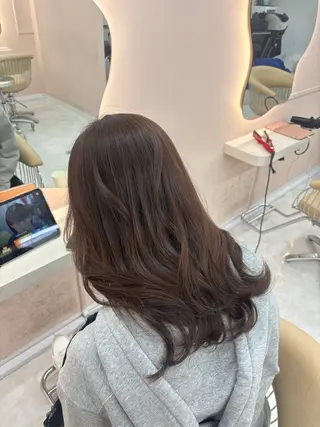 カラー YOLO 渋谷 nanamiのヘアスタイル