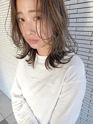 ミディアム カラー マエダ リョウのヘアスタイル