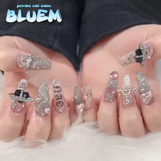 ネイル BLUEM なな🐶のネイルデザイン