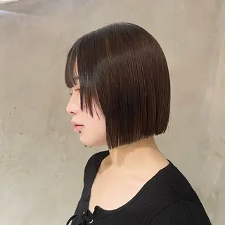 ミディアム effect横浜所属・切りっぱなしボブ/ 艶カラー/綾莉のヘアスタイル