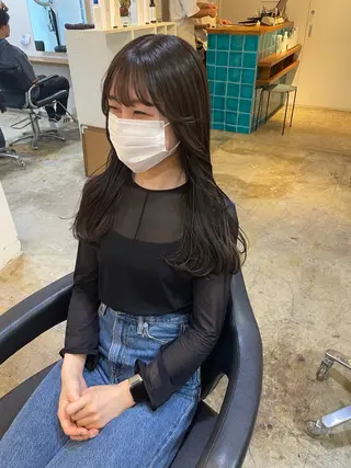 ロング カラー MIOベージュカラー 柔らかいカラーのヘアスタイル