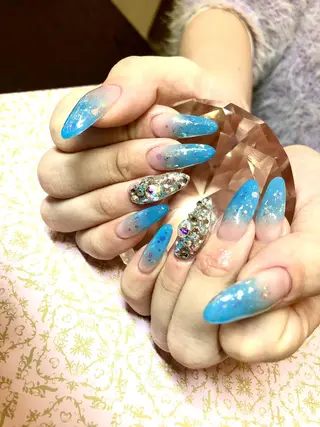 ネイル Piacere所属・Piacere 絵美のネイルデザイン