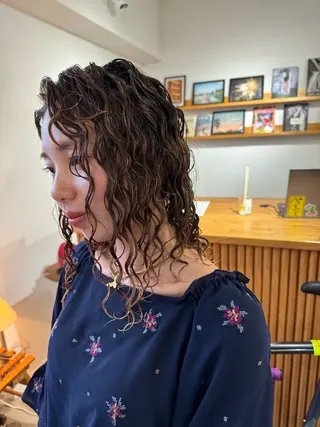 セミロング KOU×北谷× BY MY SIDEのヘアスタイル