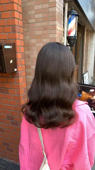 カラー KOKORO 中村 朱里のヘアスタイル