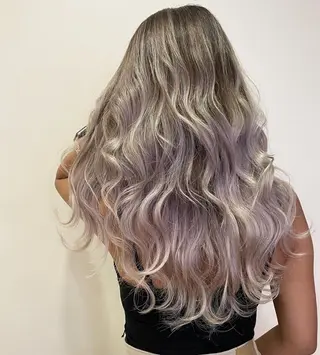 ロング カラー yosuke 梅田/バレイヤージュのヘアスタイル