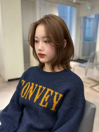 ミディアム カラー MEI🎀つやカラー 🎀レイヤー🎀渋谷のヘアスタイル