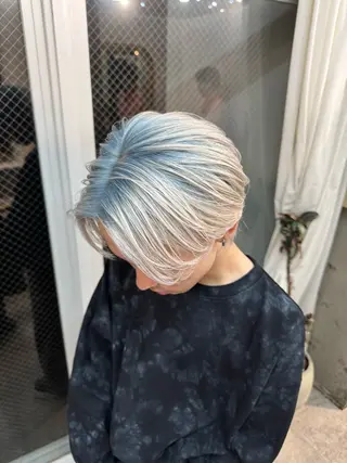 ショート 有人/バレイヤージュ /シャドールーツのヘアスタイル