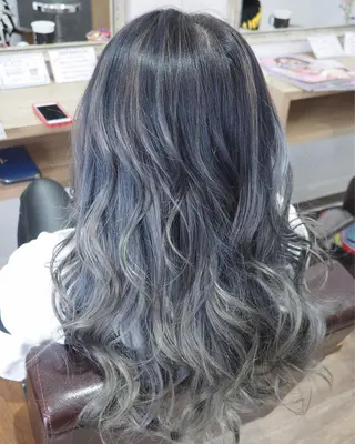 ロング カラー 土屋 貴章のヘアスタイル