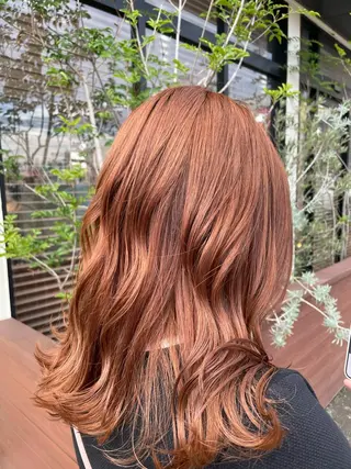 ミディアム カラー 青木 紗耶のヘアスタイル