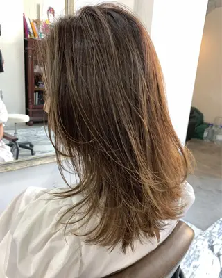 ミディアム カラー エクステ（レミー毛） NINEのヘアスタイル