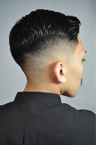 ショート メンズ ブロー東京　神田店所属・TAKUMI/神田/ ビジネス/フェードのヘアスタイル