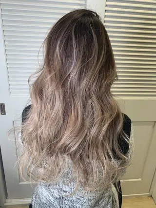 ロング 渋谷ハイトーン/ デザインカラー阿部のヘアスタイル