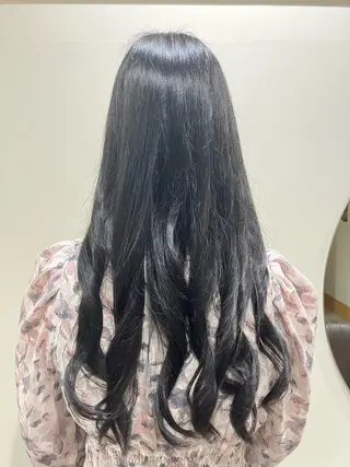 ロング カラー 佐藤 琴海のヘアスタイル