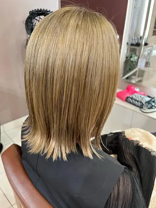 ミディアム カラー ハイトーンカラー🩵 耳ツボジュエリー👂のその他イメージ