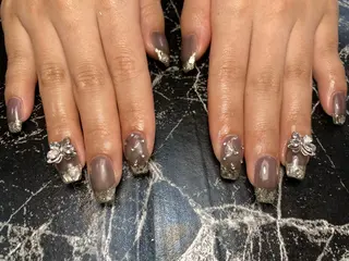 ミディアム ネイル ✴︎ Delightのネイルデザイン