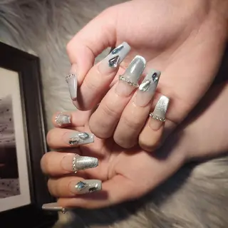 ネイル RUNWAY 　　の眉毛・アイブロウイメージ