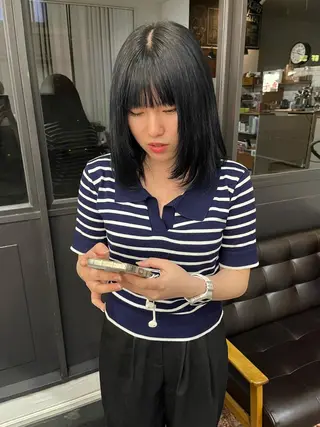 ミディアム あやか/ベージュ /透け感カラーのヘアスタイル