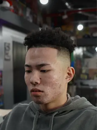 ミディアム パーマ メンズ ZUG2WANG所属・💈桜士郎💈 アフロ/コーンローのヘアスタイル