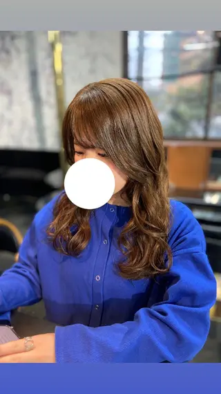セミロング 瀧下 唯のヘアスタイル