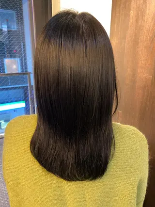 ミディアム 水谷 菜央のヘアスタイル