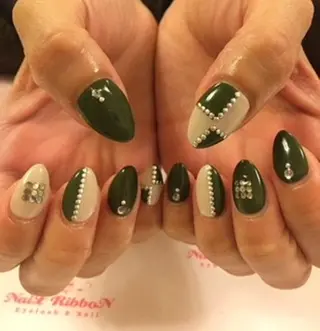 ネイル ネイルリボン 受付スタッフのネイルデザイン